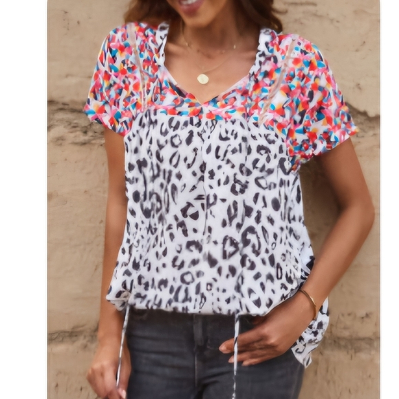 BOUTIQUE NWOT Multicolor Animal Print Relaxed Blouse - Picture 1 of 1